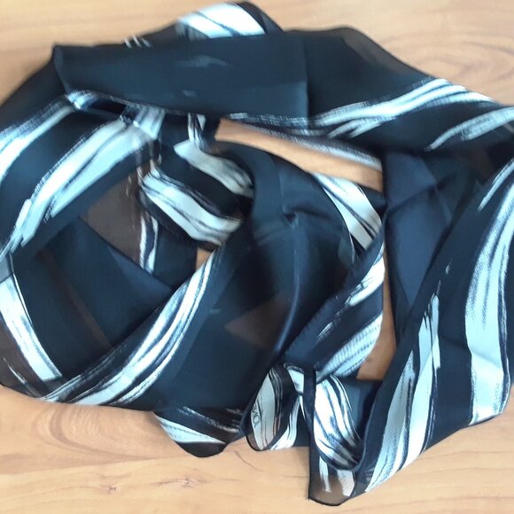 Brand New100% Silk Jones New York Scarf - Picture 1 of 7